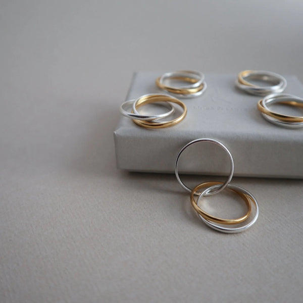 Lines and current Anya interlocking ring